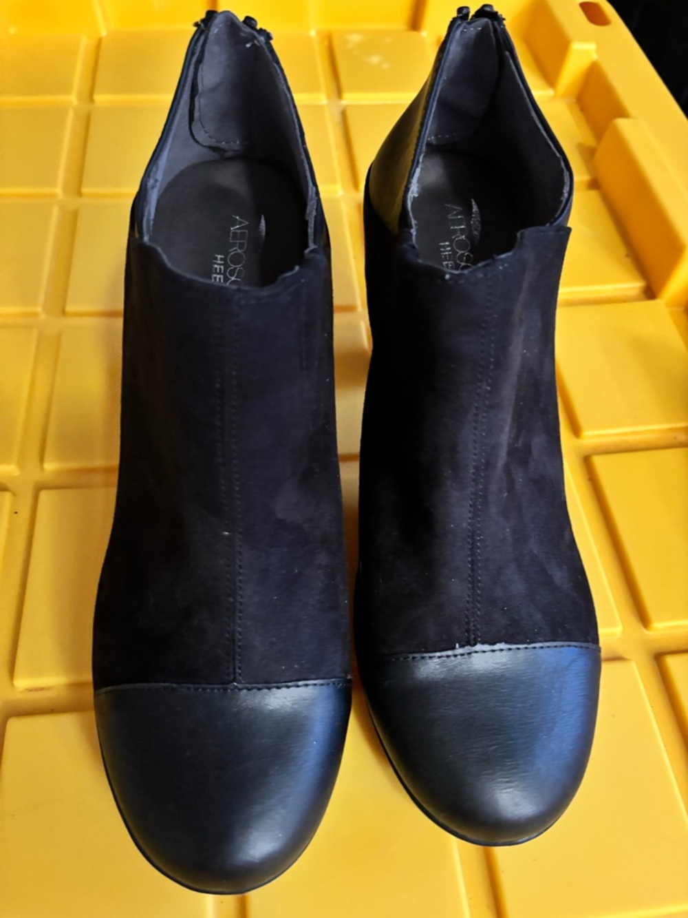 AEROSOLES Commentary Black Suede and  Cap-Toe Ankle Booties size 9.5M